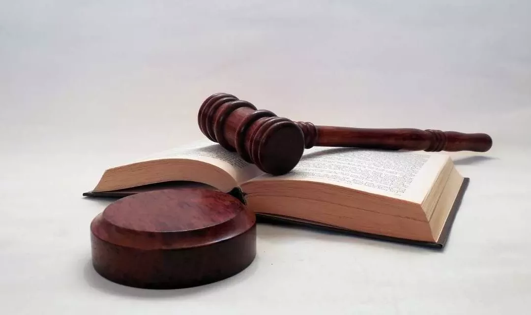 How can Law firms in the United States stay competitive?